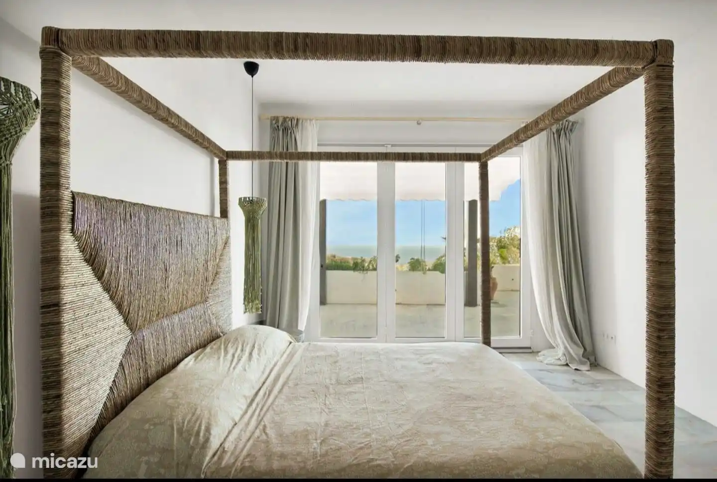 Dormitorio principal con ba&#241;o en suite 