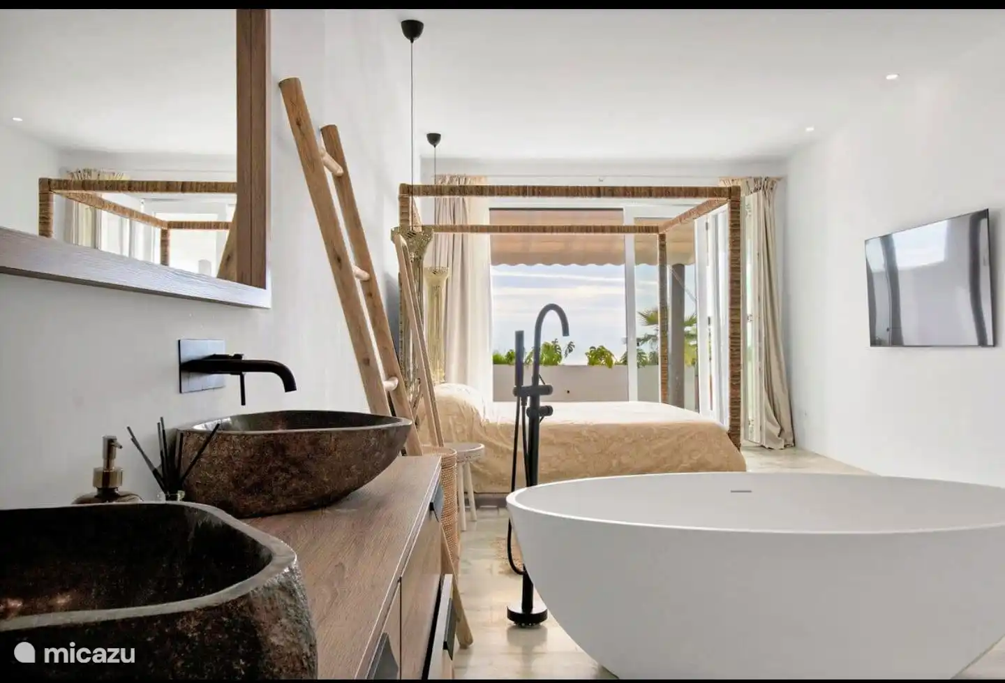 Dormitorio principal con ba&#241;o en suite 