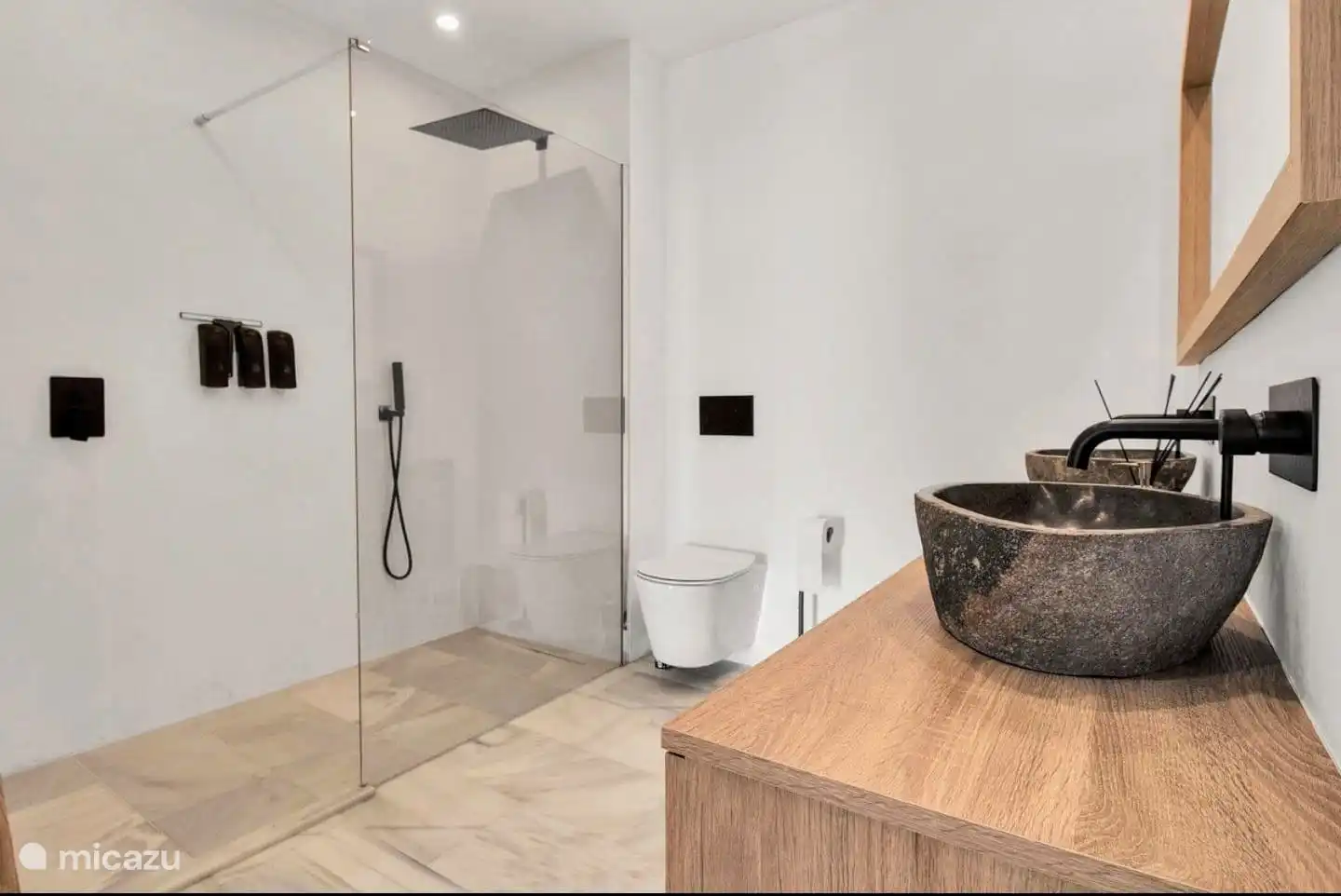 Ba&#241;o 2 (compartido entre 2 dormitorios)