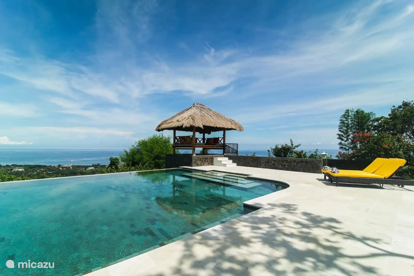 Pavillon und privater Pool