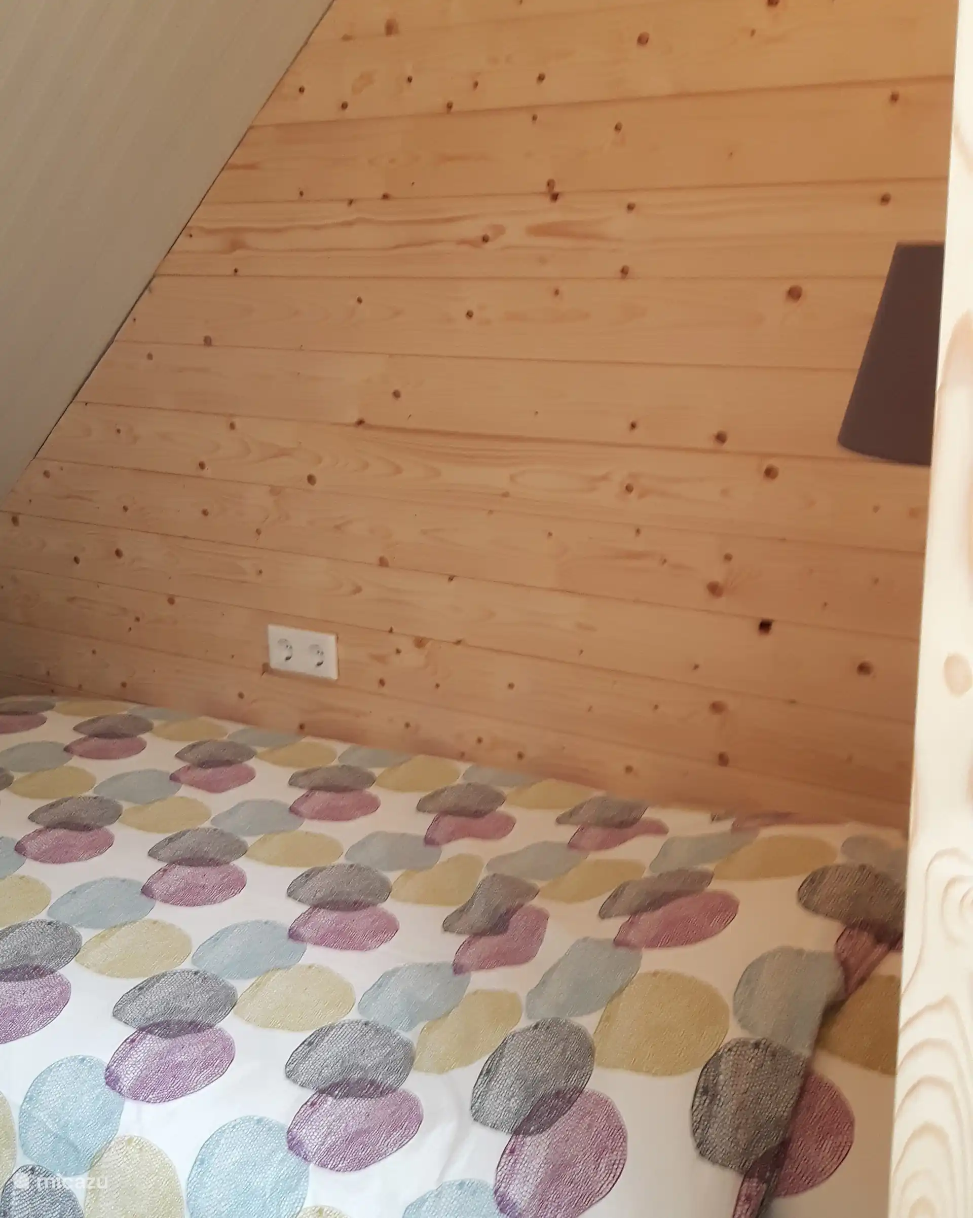 1 of the two 1 person bedrooms