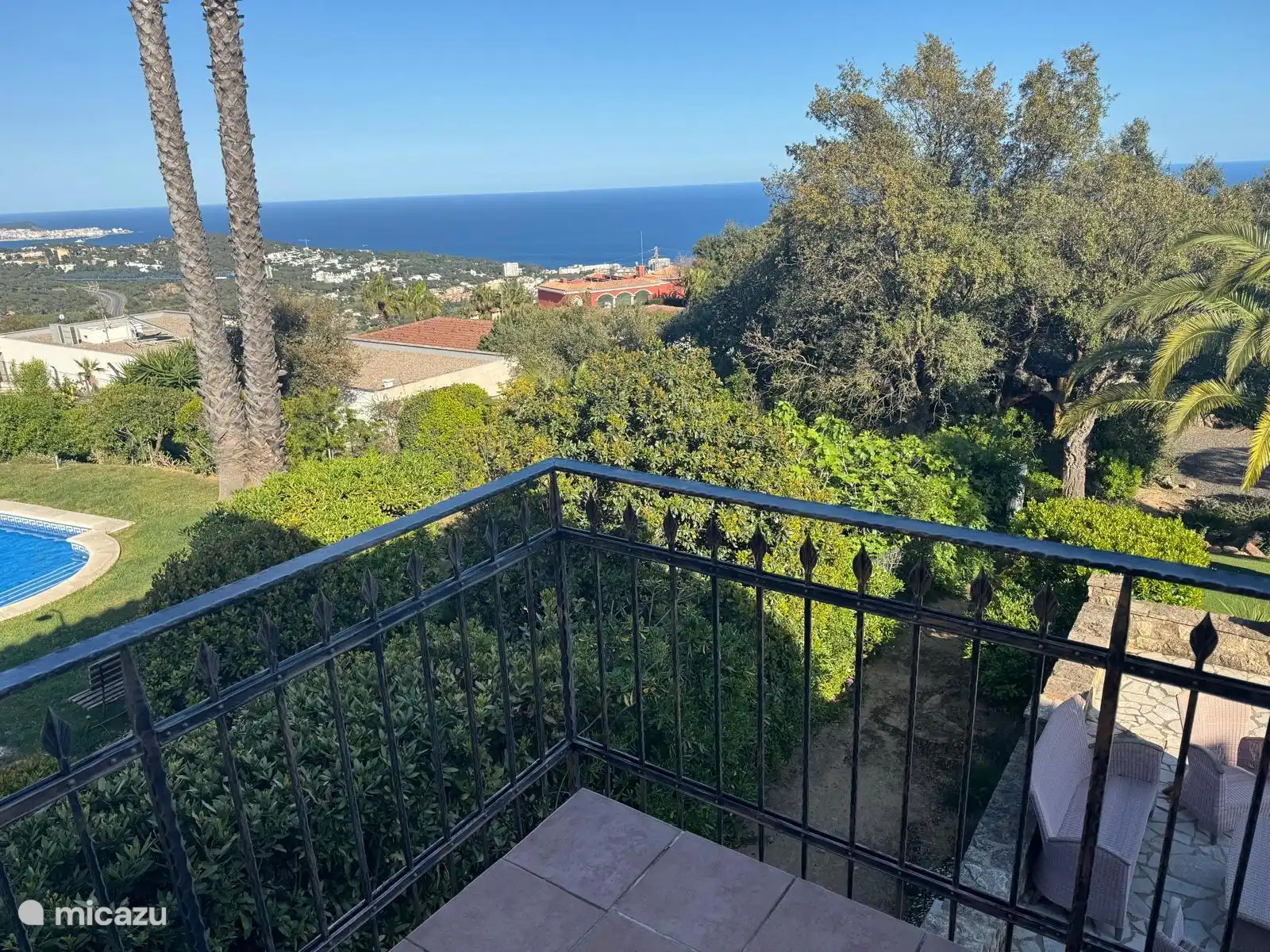 Aussichtsbalkon links