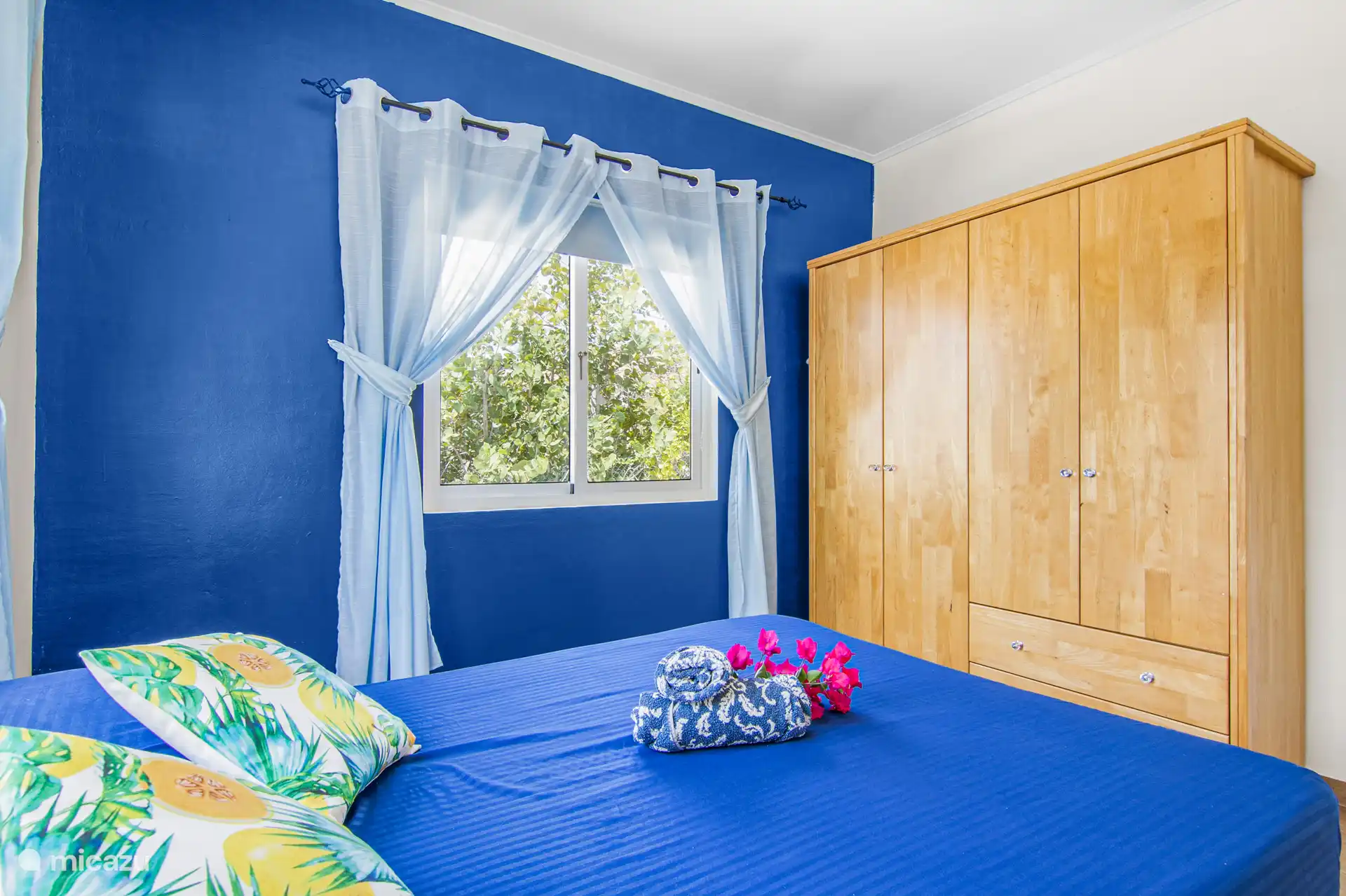 Chambre 2 avec grands placards