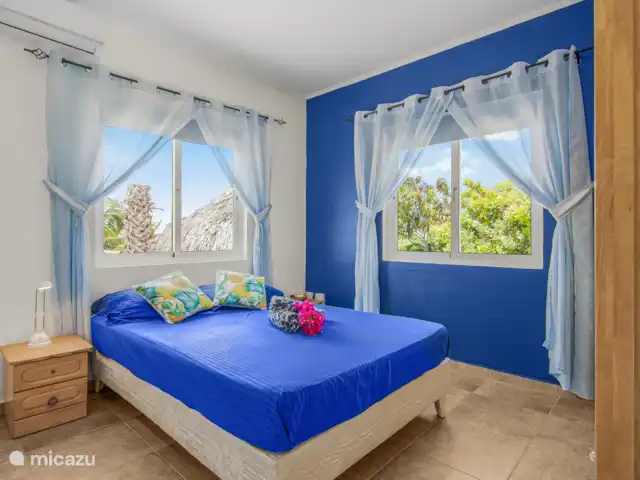 Villa Suribloem *Vista al mar y a la colina* en Curazao, Bandabou (oeste), Fontein - casa vacacional Precioso dormitorio fresco con viento y con aire acondicionado