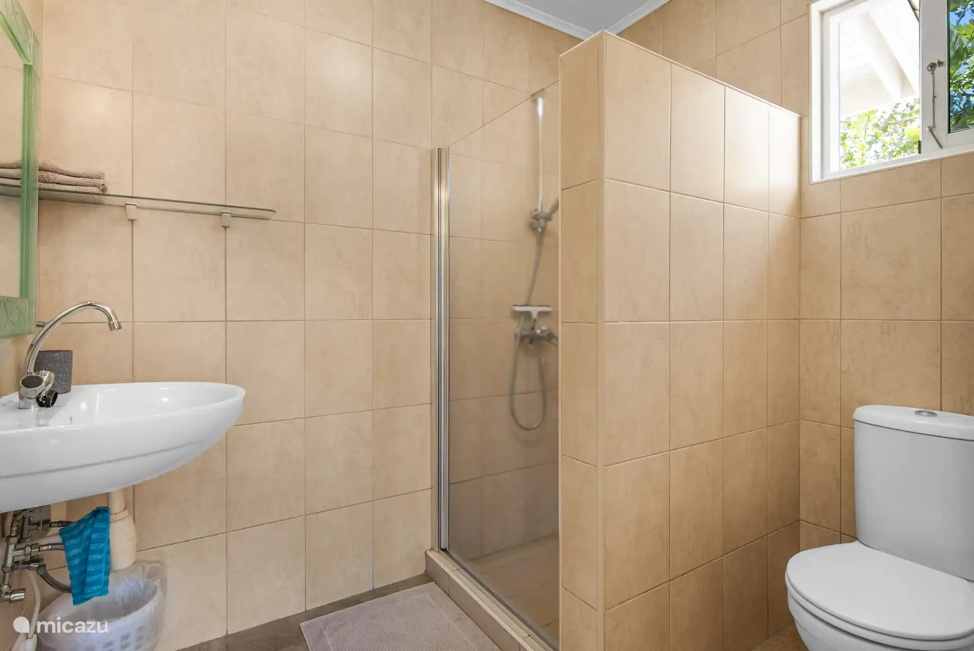 Salle de bain 2 avec douche à l’italienne