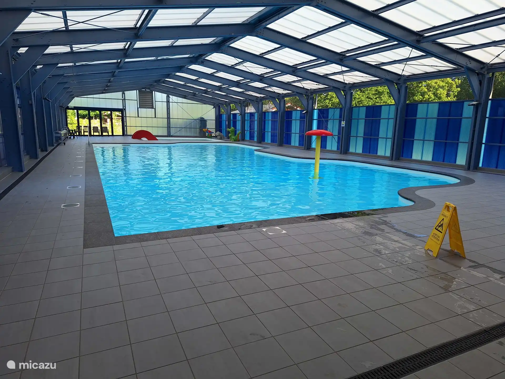 Piscine intérieure chauffée