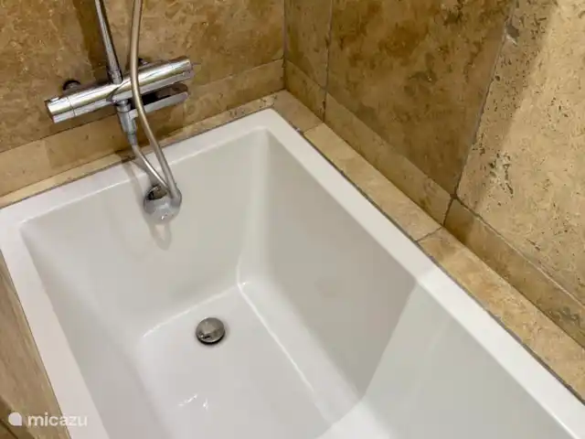 Las cigarras de St-Quentin-la-Poterie en Francia, Gard, Saint-Quentin-la-Poterie - casa vacacional Baño Bañera/Ducha
Bañera de 120x60 cm