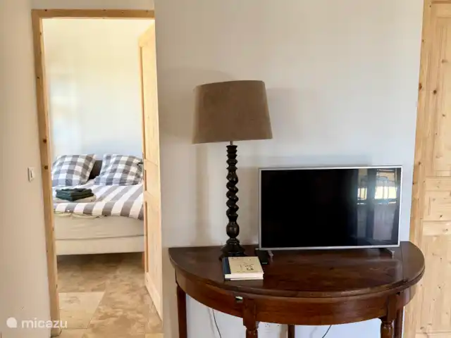 Las cigarras de St-Quentin-la-Poterie en Francia, Gard, Saint-Quentin-la-Poterie - casa vacacional Televisor de pantalla plana