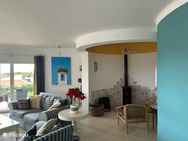 Location de Vacances Portugal, Algarve, Albufeira, villa - Brisa do Mar Tout le rez-de-chaussée dispose d’un chauffage au sol... mais il est également très confortable d’allumer le poêle à bois pendant les mois d’hiver.