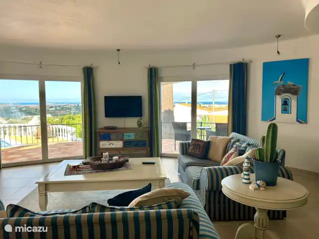 Location de Vacances Portugal, Algarve, Albufeira, villa - Brisa do Mar TV du salon avec vue avec chaînes néerlandaises