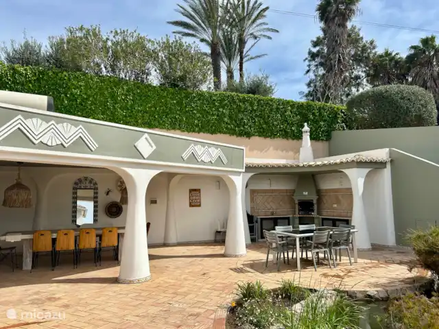 Location de Vacances Portugal, Algarve, Albufeira, villa - Brisa do Mar Barbecue extérieur couvert avec cuisine