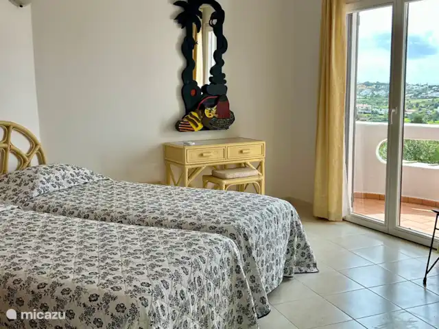 Location de Vacances Portugal, Algarve, Albufeira, villa - Brisa do Mar Chambre 3, 2x lit simple, climatisation, salle de bain attenante et balcon privé