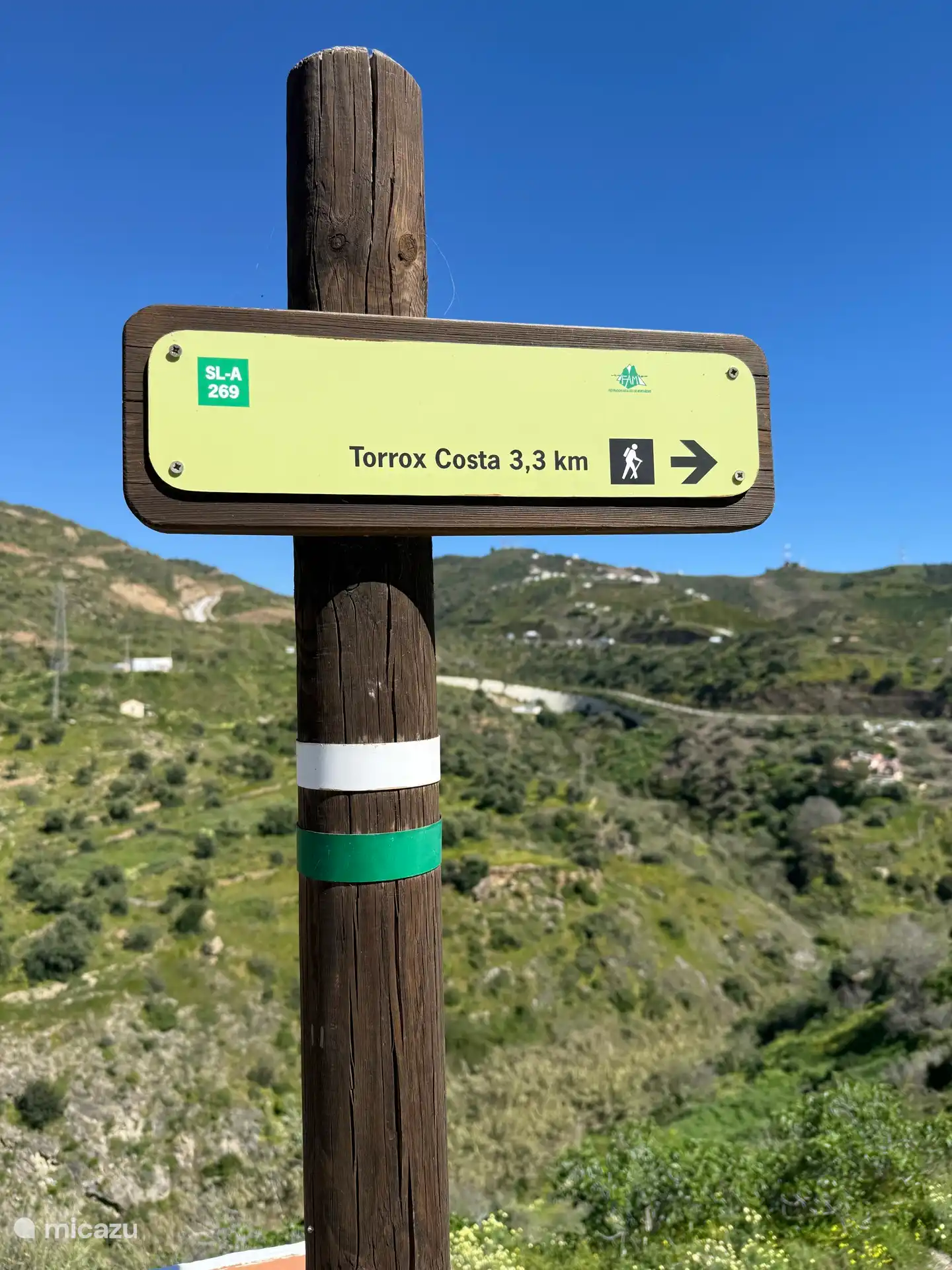 Eine schöne ausgeschilderte Wanderung führt Sie an die Küste