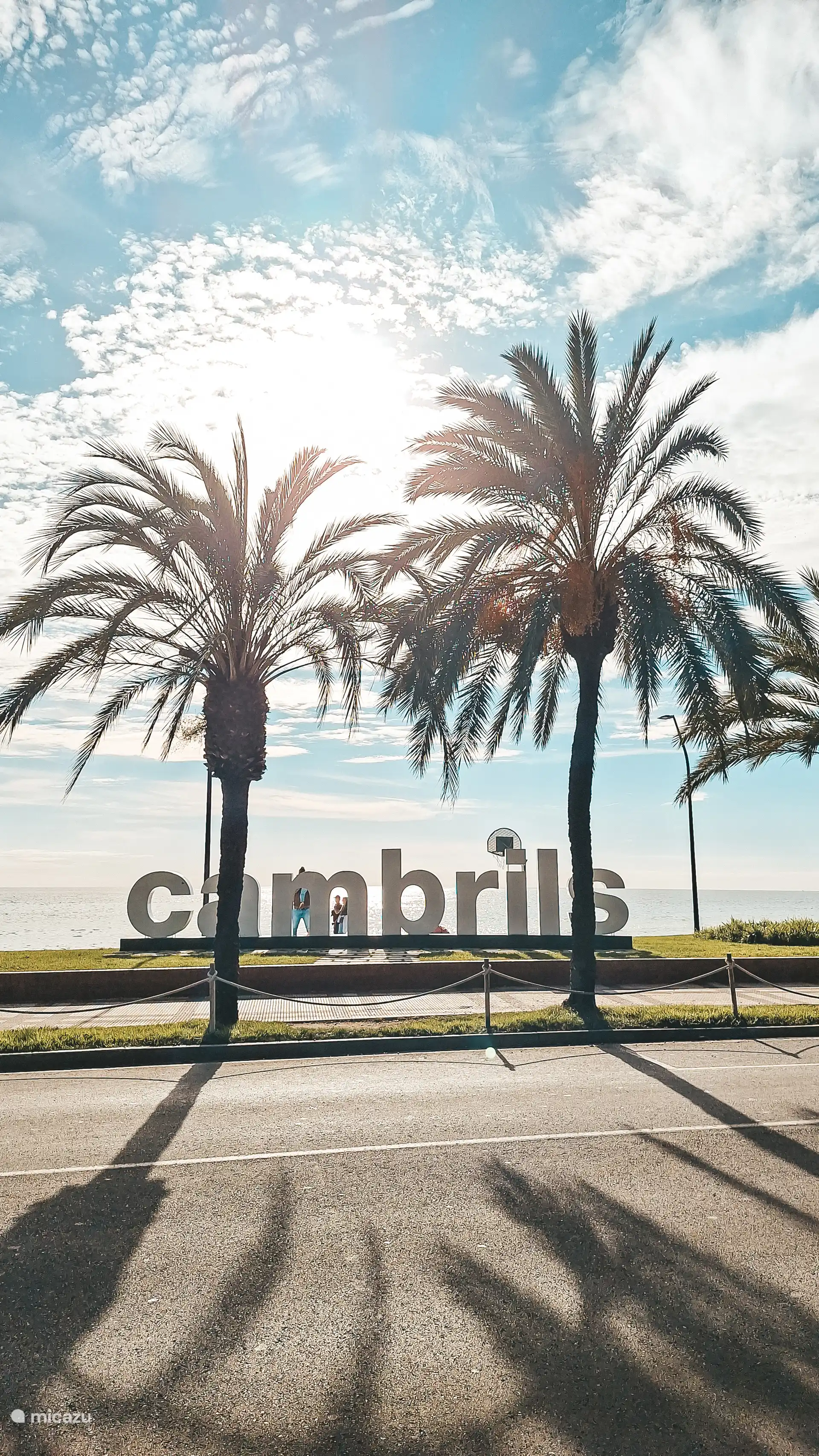 Der Boulevard von Cambrils beginnt 1 km vom Haus entfernt, der Hafen ist 5 km entfernt. 