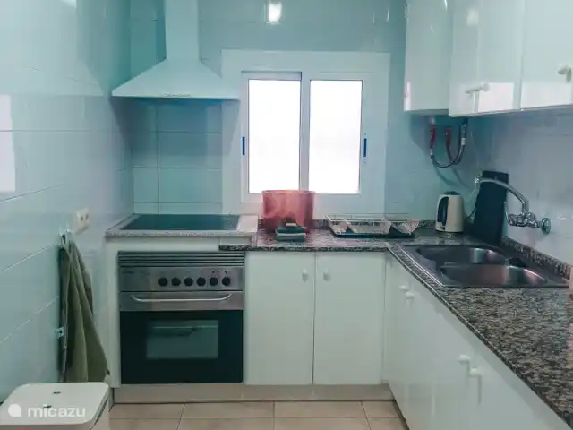 Location de Vacances Espagne, Costa Dorada, Mont-Roig del Camp, maison de vacances - Casa Porta Verda La cuisine avec plaque de cuisson électrique et four