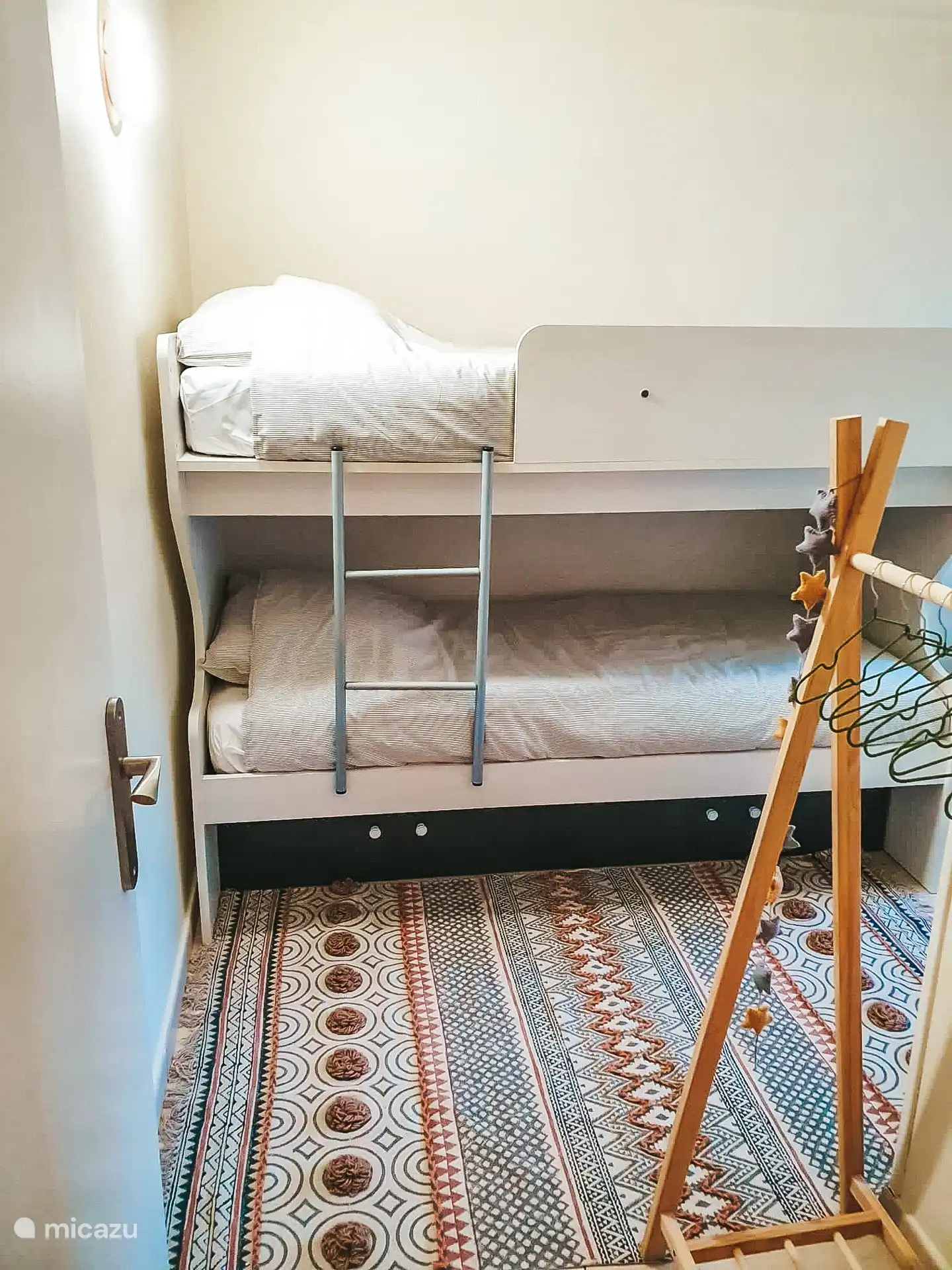 Das Kinderzimmer mit Etagenbetten