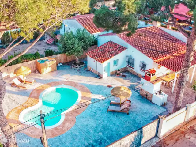 Location de Vacances Espagne, Costa Dorada, Mont-Roig del Camp, maison de vacances - Casa Porta Verda Le jardin clos de murs fait 500 M2, agréable et spacieux !