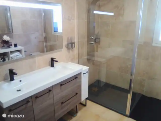 Location de Vacances France, Hérault, Siran-Najac, villa - La Cremade Salle de bain
