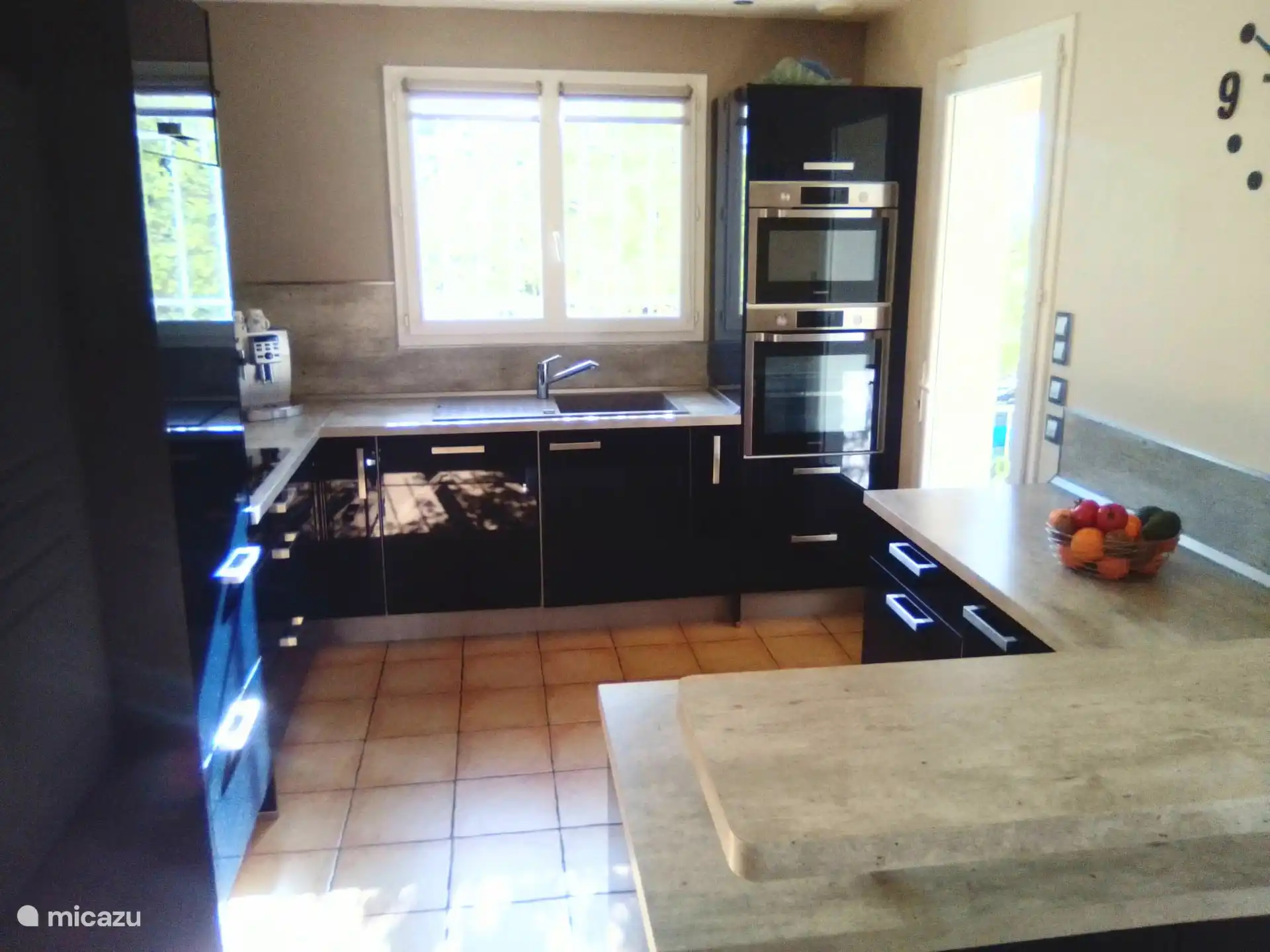 Fully equipped kitchen.