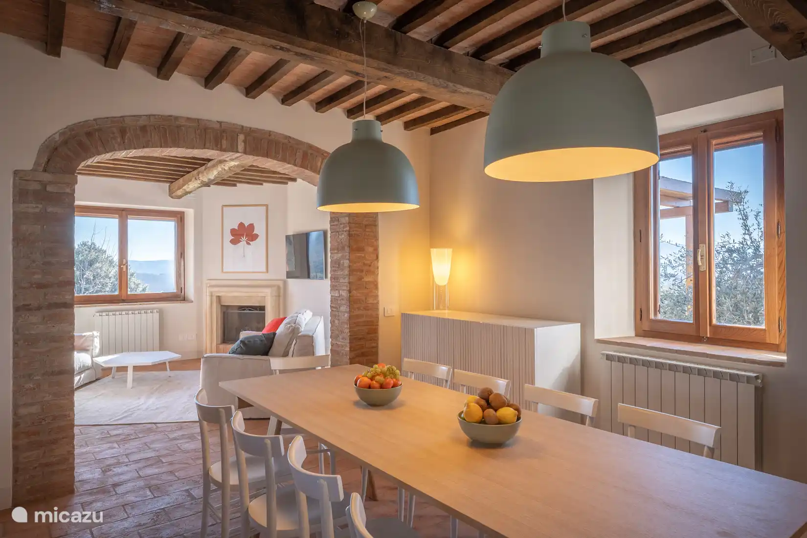 Salon et table à manger maison principale