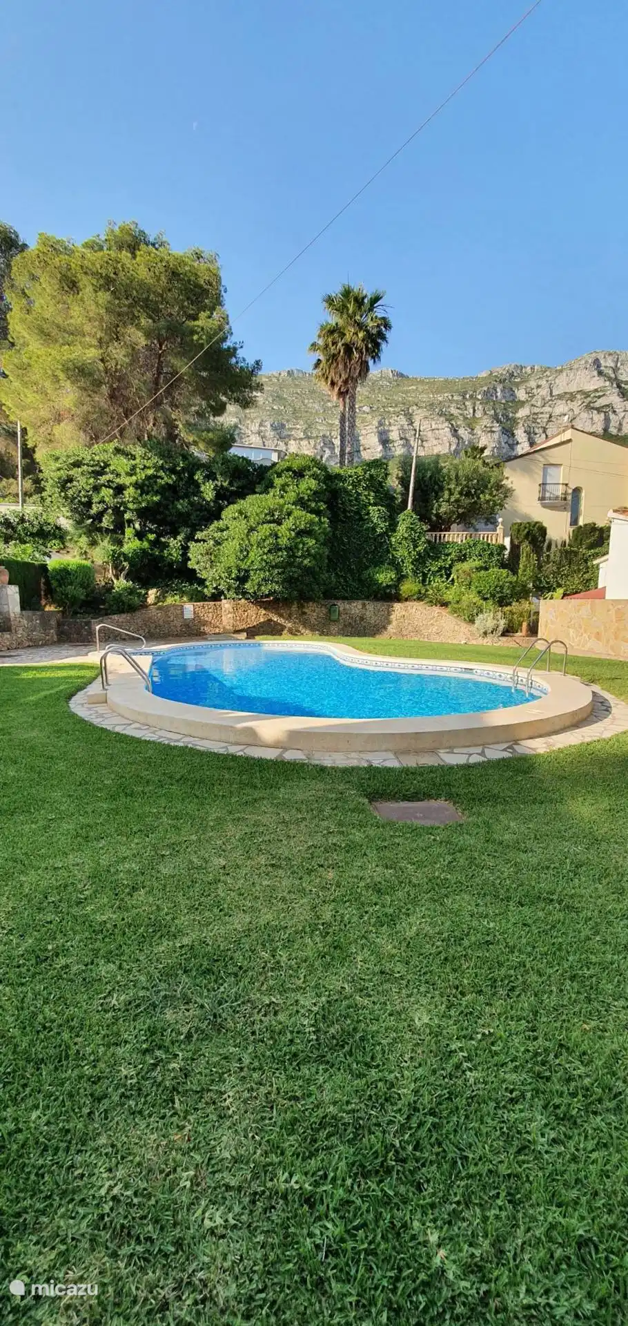 Piscine commune (piscine tranquille au sein de l’urbanisation). Ouvert toute l’année.