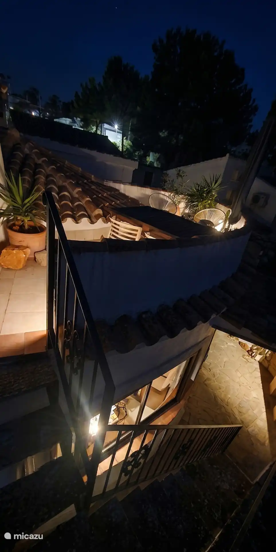 View-through roof terrace and ground floor