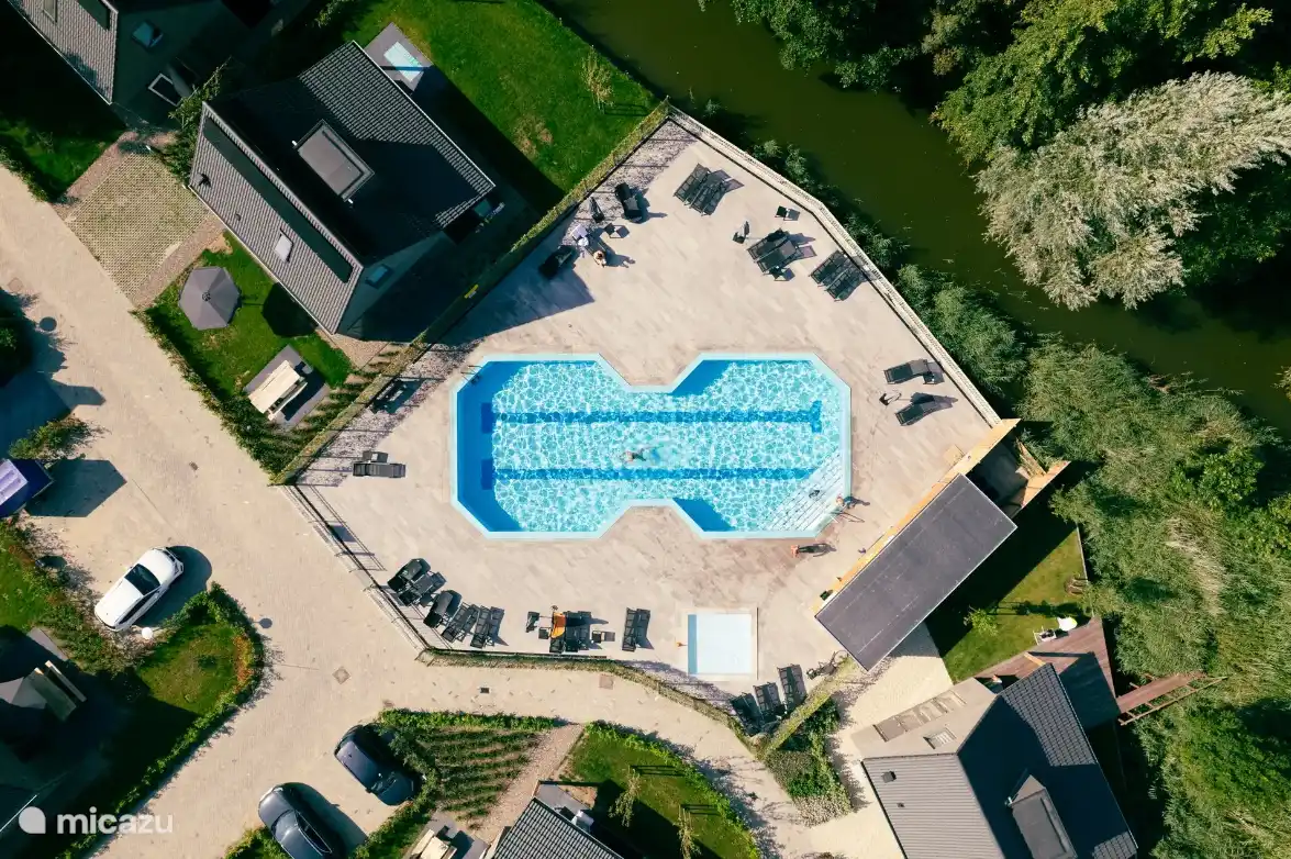 Piscine communale parc de vacances