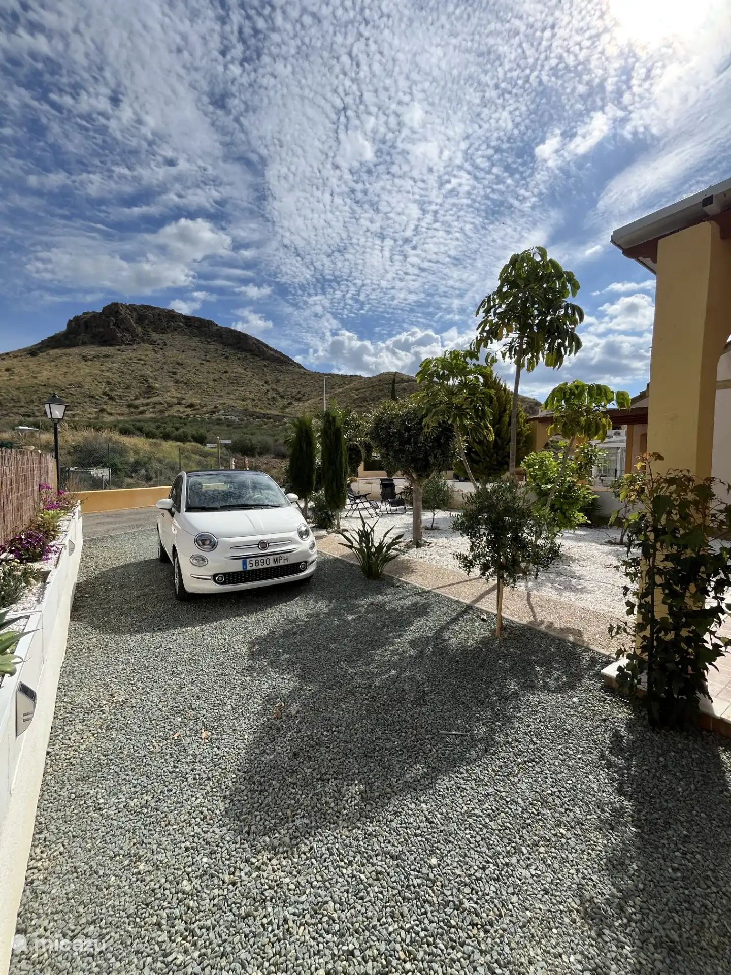 Schöne freie Aussicht auf die Berge