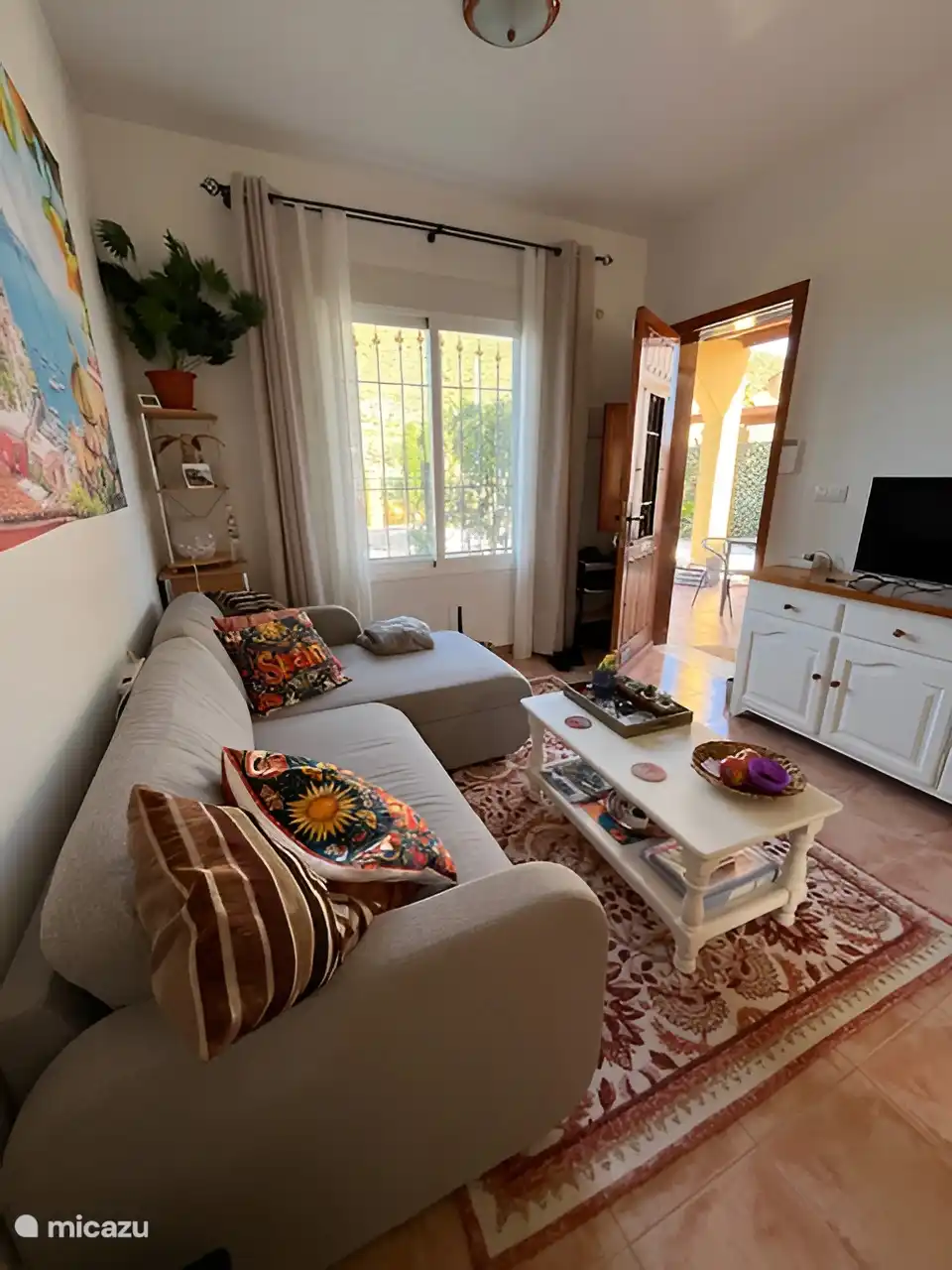 Gezellige in Spaanse stijl ingerichte woonkamer