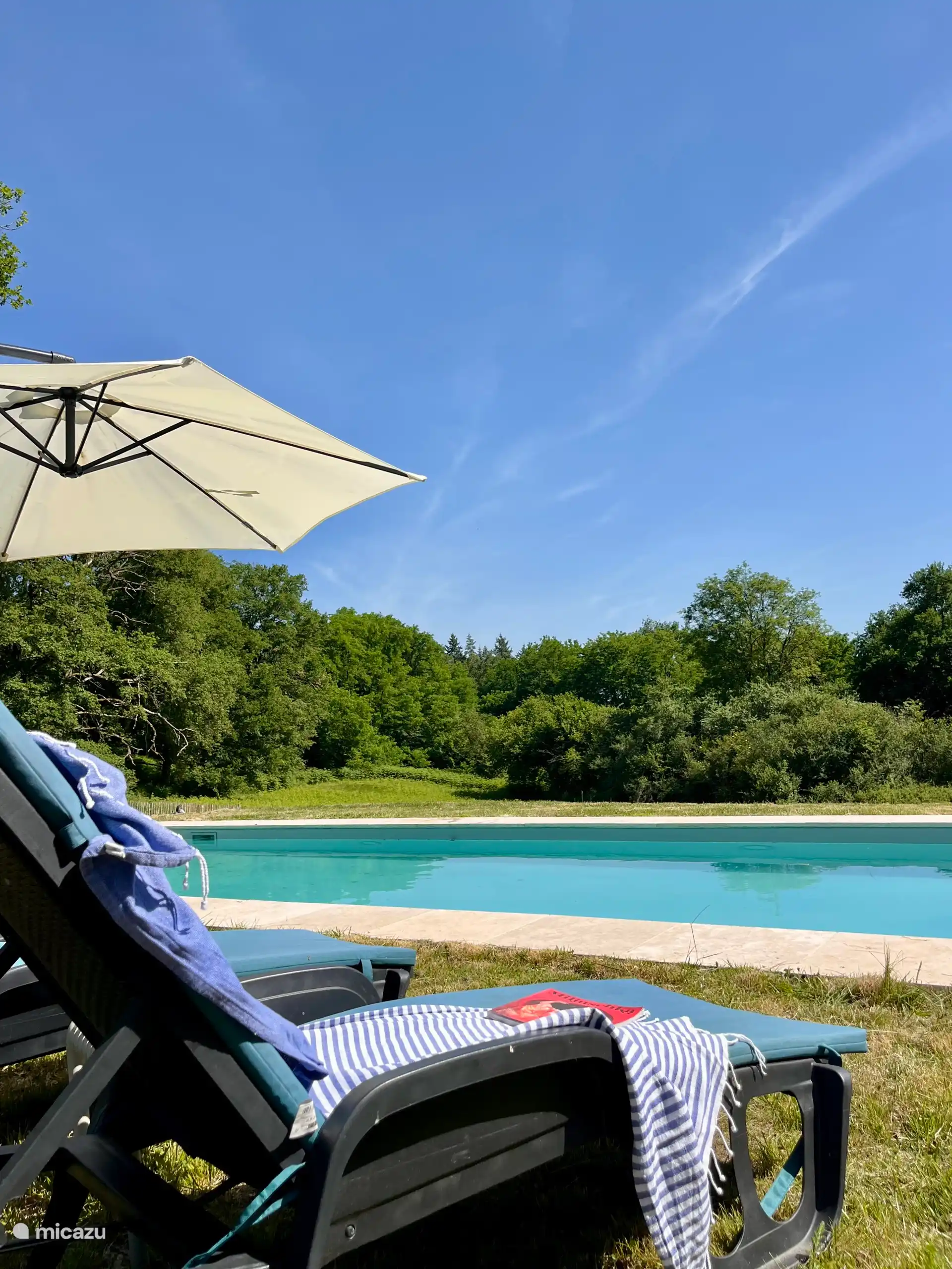 Schwimmbad mit Aussicht