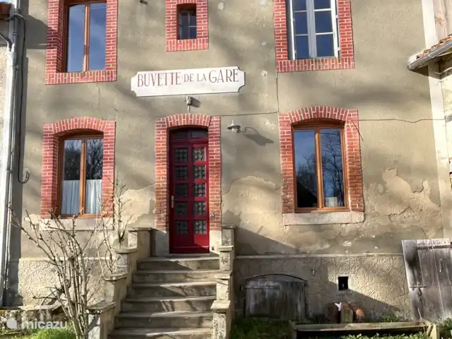 Buvette de la Gare en Francia, Alta Viena, Blond - casa vacacional Fachada con la placa de identificación original de Buvette