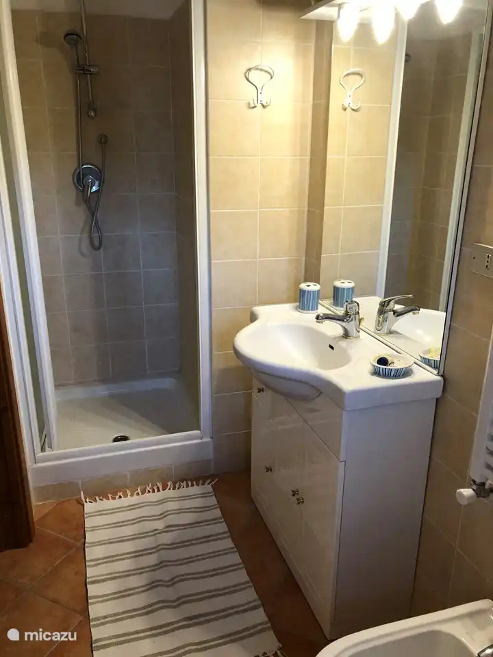 Badezimmer ensuite im Obergeschoss
