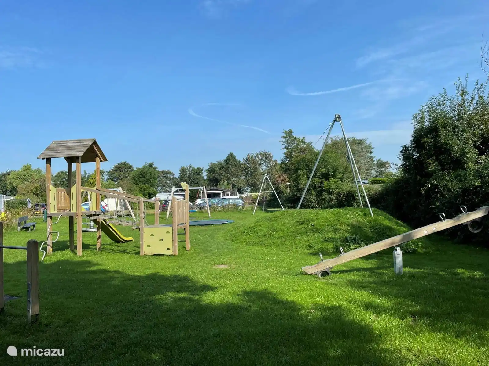 Aire de jeux commune parc de vacances