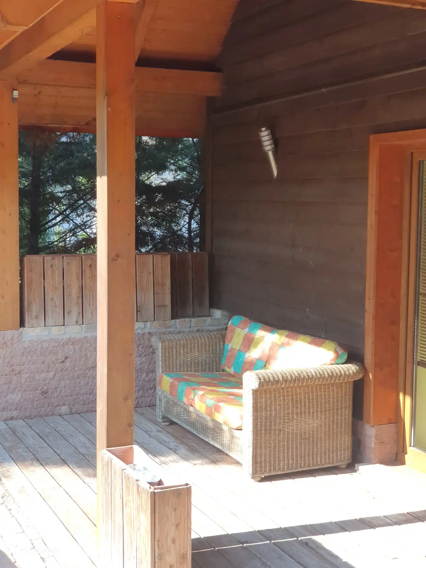 Veranda detrás de la casa