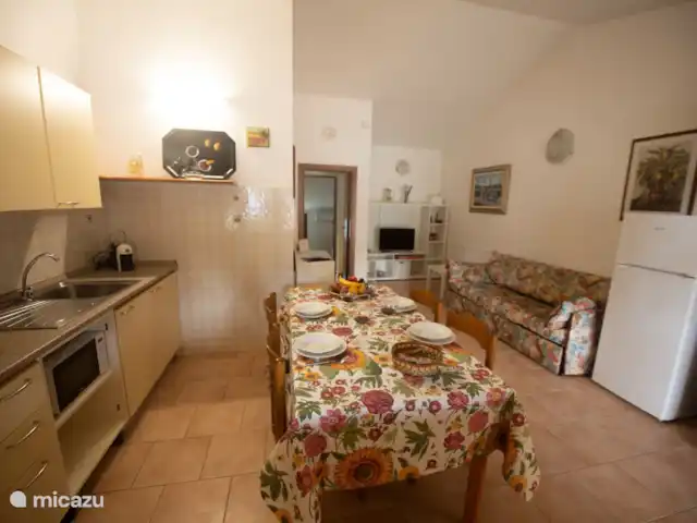 Le Rose huren in Italië, Toscane, Guardistallo - appartement keuken