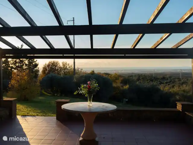 Le Rose huren in Italië, Toscane, Guardistallo - appartement Solarium