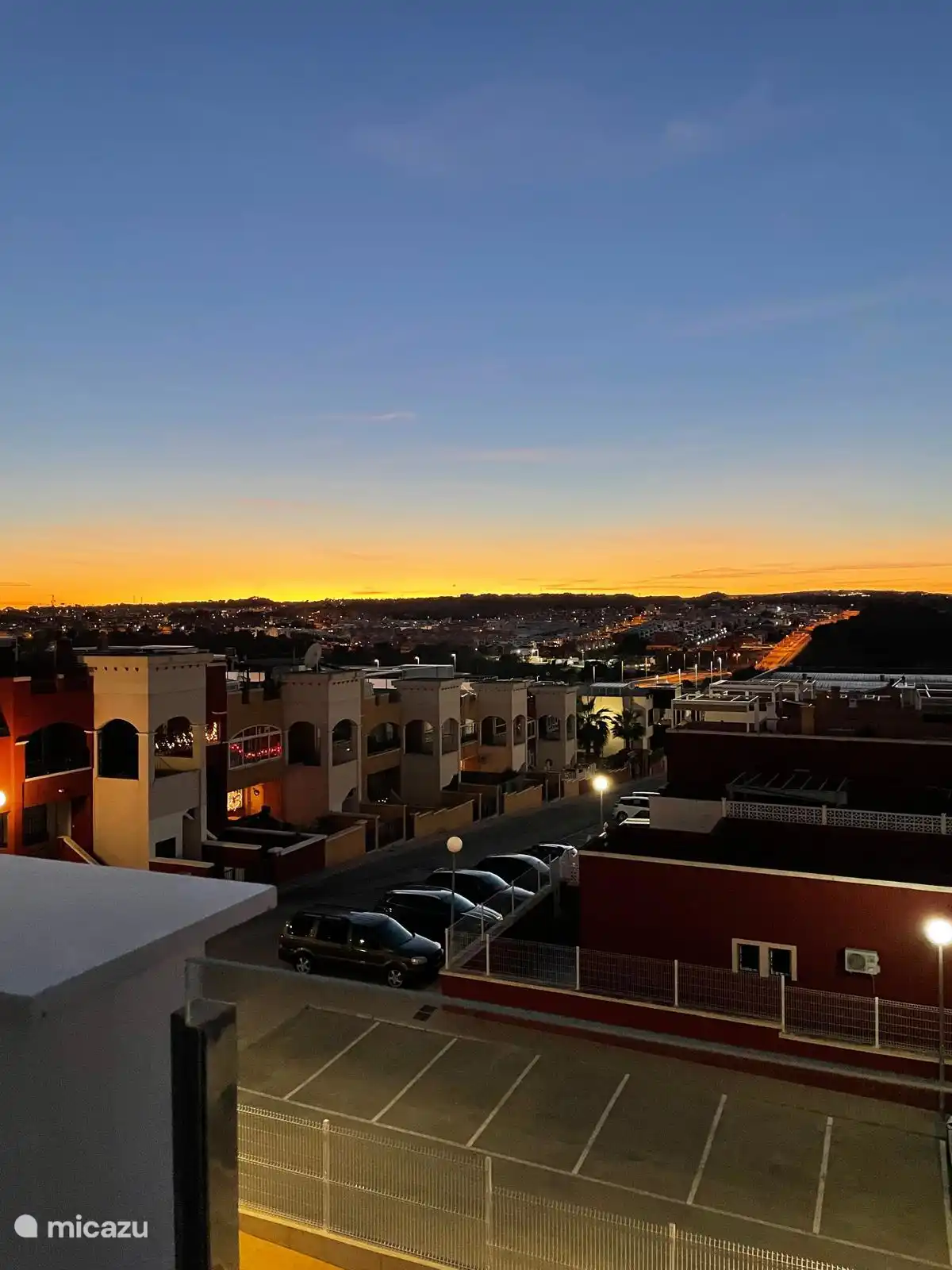 At sunset, it offers a soothing view, perfect for enjoying with loved ones or friends.