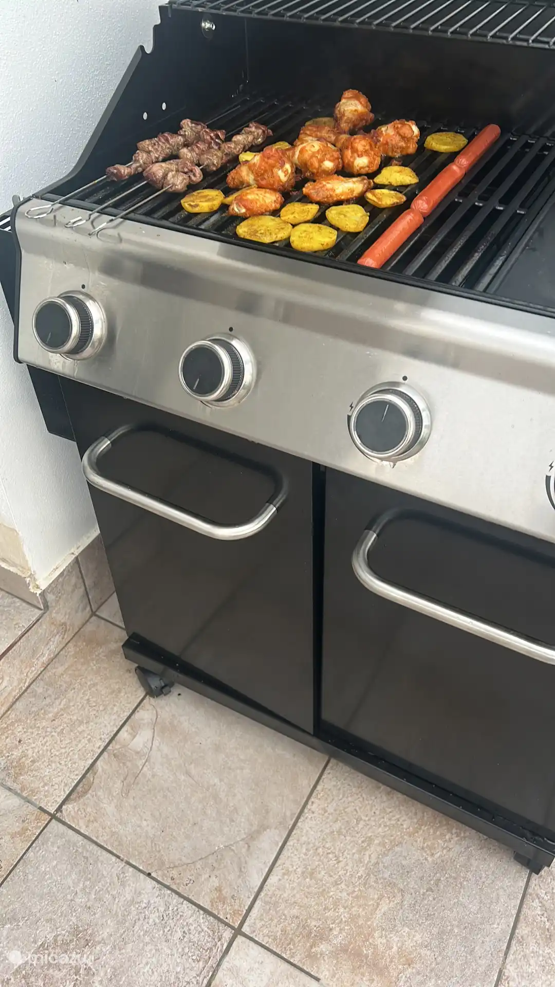 Great barbecue for use! 
Have a nice barbecue on the roof terrace with your friends and family. 