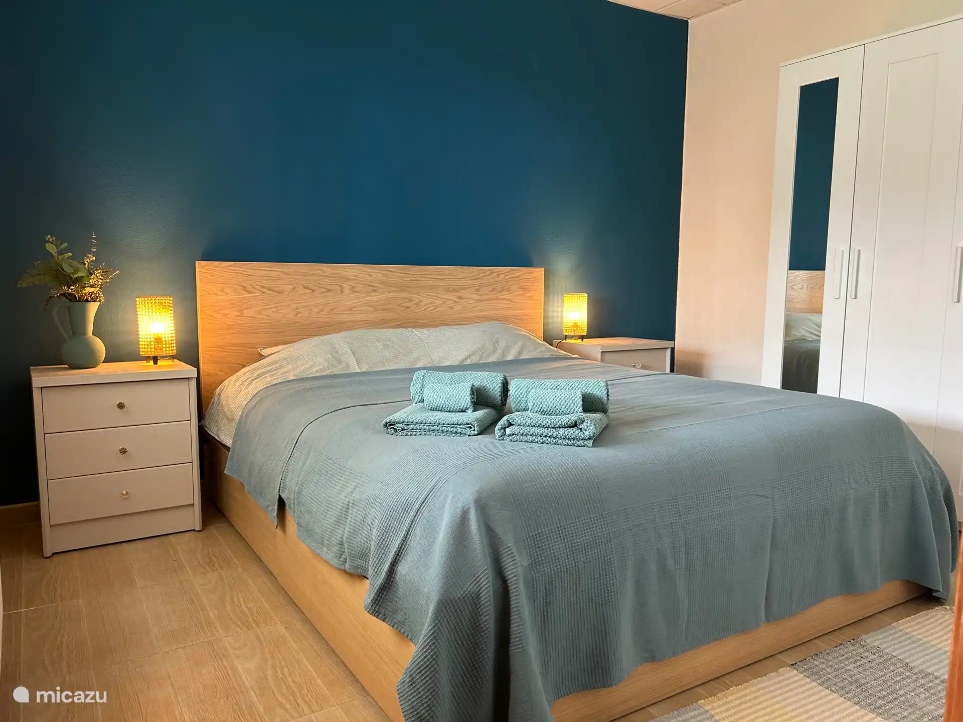 Bedroom 1 - double bed