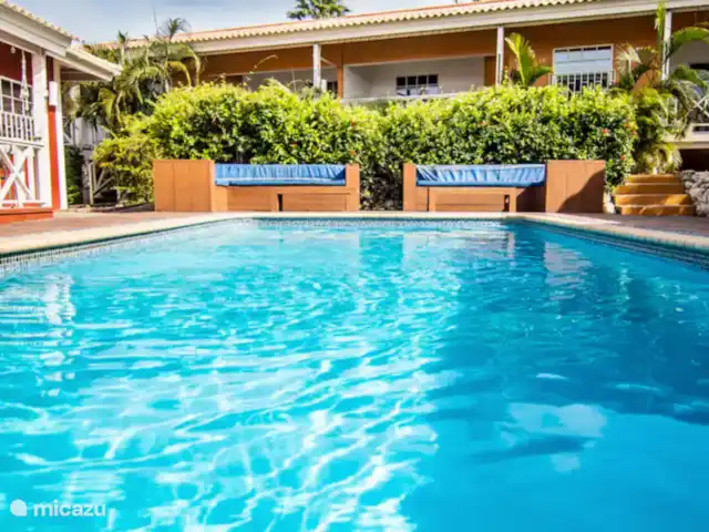 Apartamento Beach Life 11/K en Curazao, Banda Arriba (este), Jan Thiel - apartamento La zona de la piscina compartida.