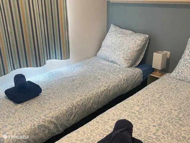 Chalet Twente en Países Bajos, Overijssel, Lattrop - chalet Dormitorio 2 (2x cama individual) ya hacemos las camas para usted. Así que a tu llegada puedes disfrutarlo de inmediato.