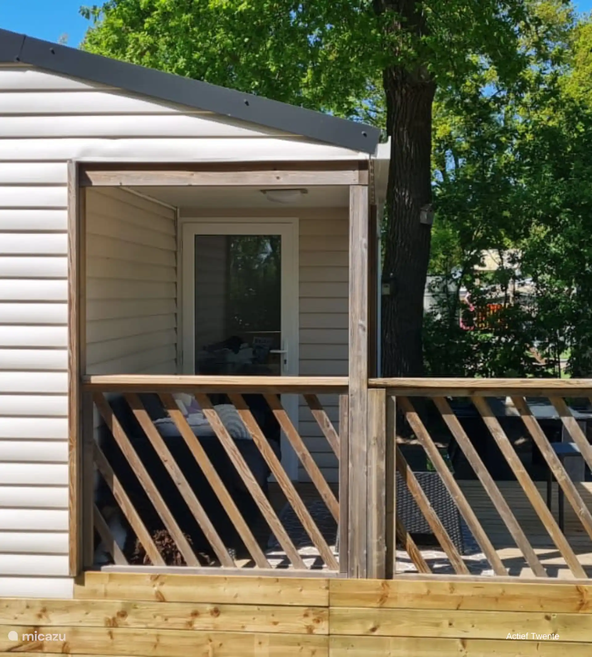 patio deels overdekt