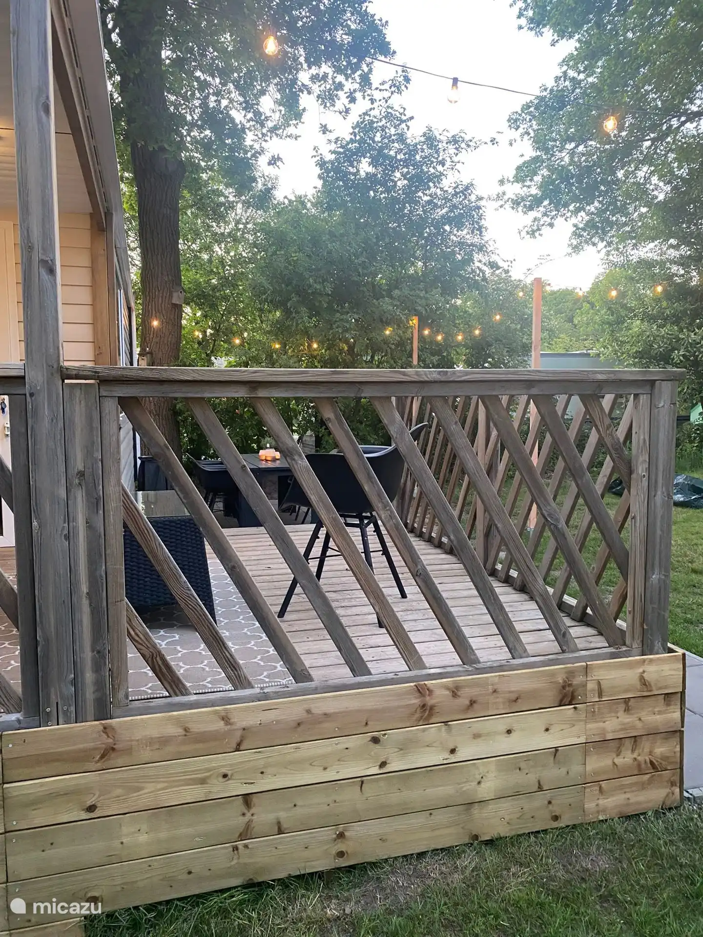 Of geniet op de patio van ons leuke zitje