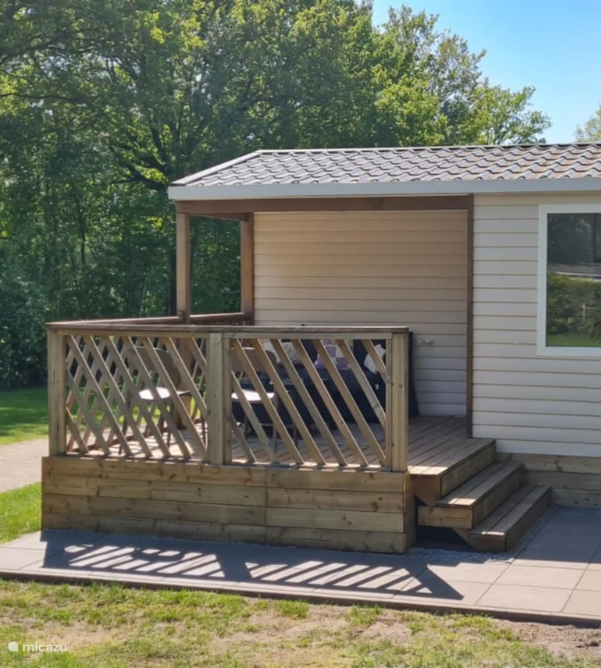 Patio deels overdekt