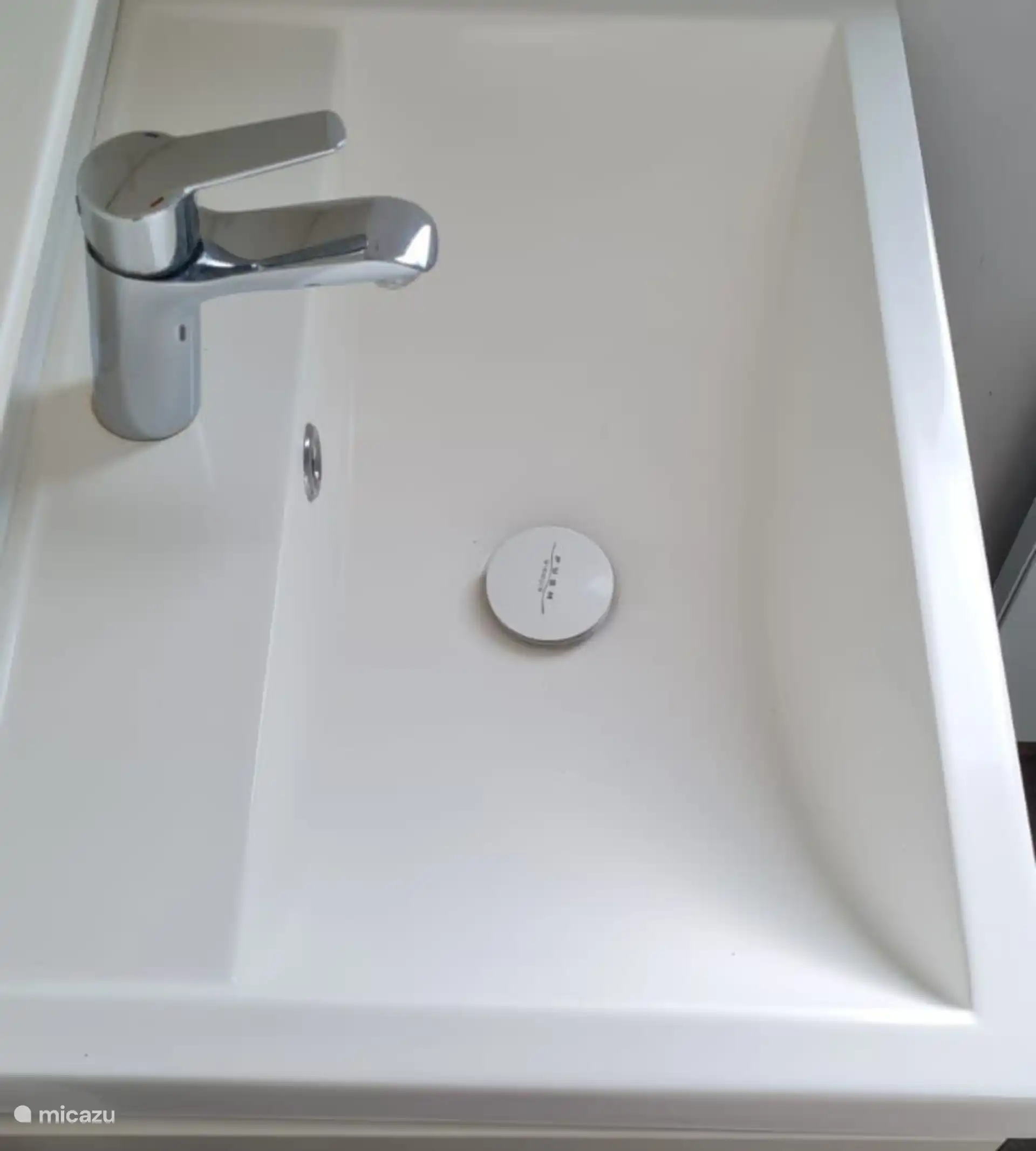 wasbak in doucheruimte