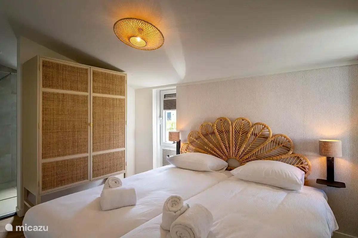 Schlafzimmer im Erdgeschoss (ensuite Badezimmer)