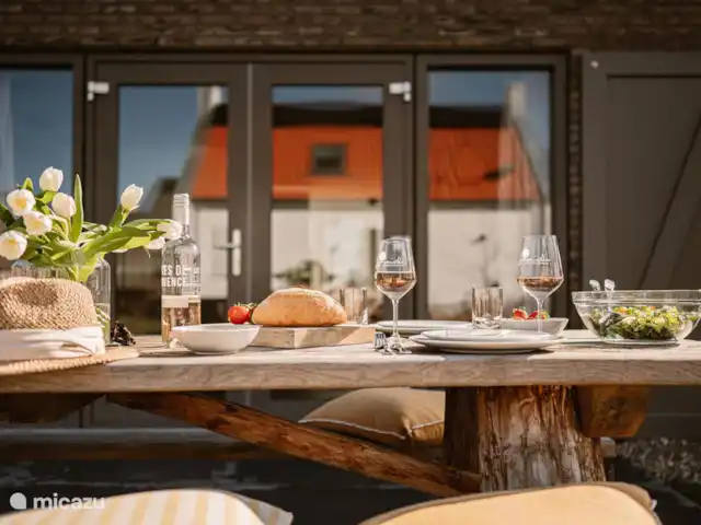 À l’extérieur au bord de la mer | Pays-Bas, Hollande du Nord, Saint Martin - maison de vacances Photo détaillée de la table de pique-