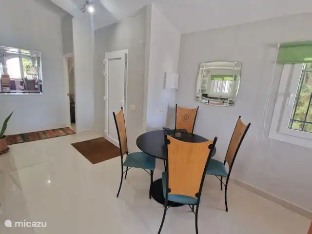 villa huren in Spanje, Andalusië, Viñuela – Villa los Romanes Eethoek