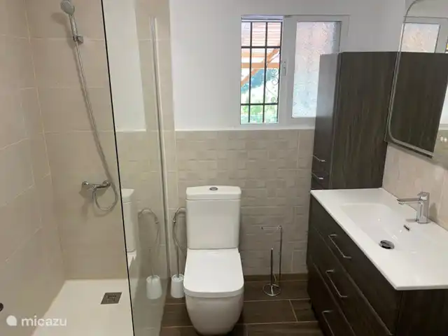villa huren in Spanje, Andalusië, Viñuela – Villa los Romanes Badkamer in mei 2025 gerenoveerd