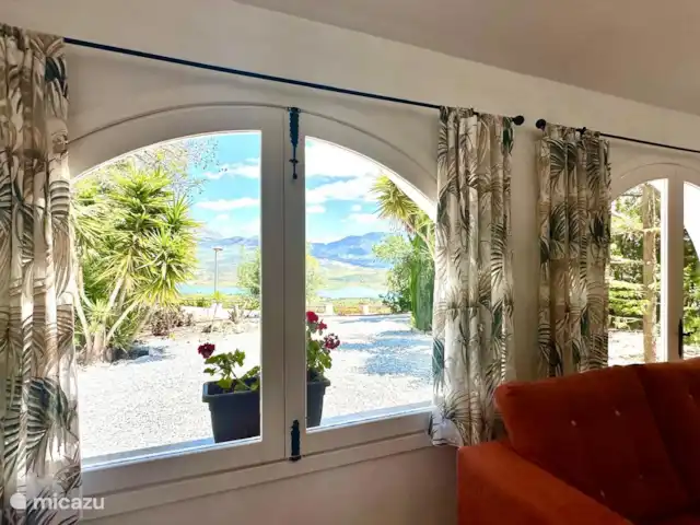 villa huren in Spanje, Andalusië, Viñuela – Villa los Romanes Uitzicht vanuit woonkamer